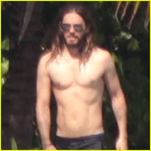 Jared Leto Spends the Weekend Shirtless in Mexico!