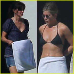 Jennifer Aniston Continues Bikini Vacay with Courteney Cox & Friends