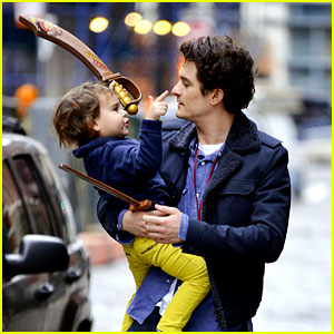 Orlando Bloom & Flynn Play with Toy Swords in the Big Apple