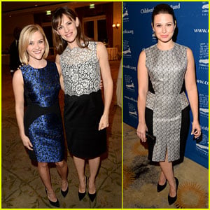 Reese Witherspoon & Jennifer Garner: Beat the Odds Awards!