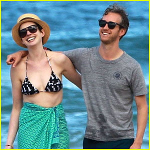 Anne Hathaway Dons Bikini Top for Hawaii Beach Walk!