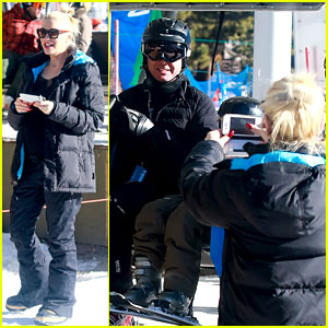 Gwen Stefani Cheers on Her Boys While They Go Skiing!