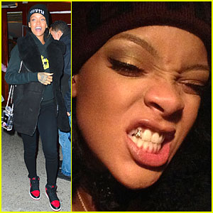Rihanna Shows Off Gold Tooth on Instagram!