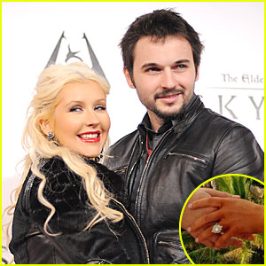 Christina Aguilera: Engaged to Matthew Rutler - See Engagement Ring Pic!