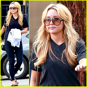 Amanda Bynes Looks Happy with Her Family at the Movies!