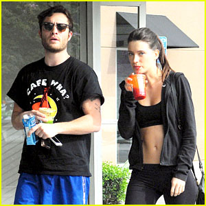 Ed Westwick Hits the Gym with Mystery Brunette with Hot Body!