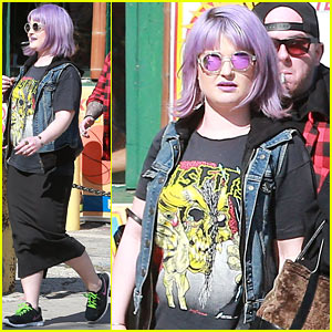 Kelly Osbourne Gets Back to Her Rocker Roots in a Misfits Band T-Shirt!