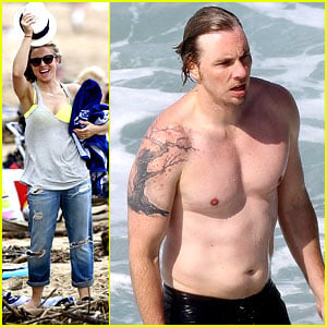 Kristen Bell & Dax Shepard Show Off Beach Bodies in Hawaii!
