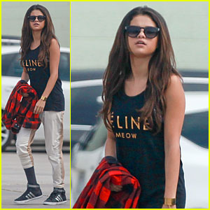 Selena Gomez is a Meowing Feline at the Dance Studio!