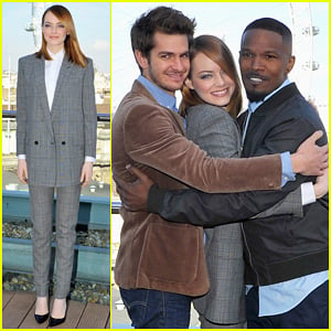 Emma Stone, Andrew Garfield, & Jamie Foxx: One Big Group Hug at 'Spider-Man' Photo Call!