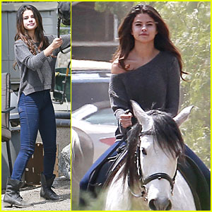 Awww! Selena Gomez Spends Good Friday with a White Horse!