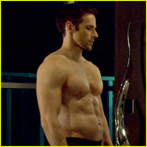 Dylan Bruce Gives Us Hot Paul's Hot Body on 'Orphan Black'!
