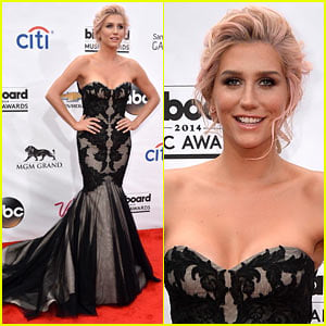 Kesha Goes Black & Lacy at the Billboard Music Awards 2014!