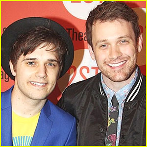 Smash's Andy Mientus: Engaged to Michael Arden!