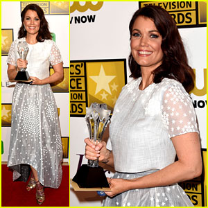 Scandal's Bellamy Young WINS a Critic's Choice TV Award!