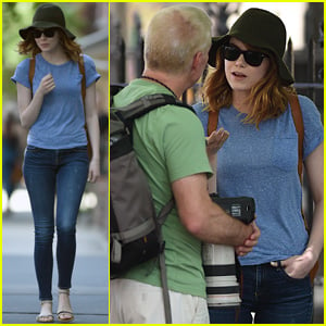 Emma Stone Isn't Afraid to Call Out the Paparazzi in NYC