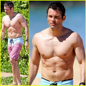 Shirtless James Marsden Shows Off Ripped Body in Hawaii!