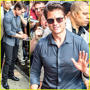 Tom Cruise Says He Watches One Movie Every Day!