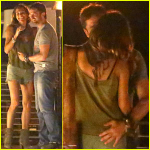 Gerard Butler Passionately Kisses a Mystery Gal in Malibu!