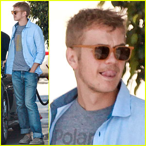 Hayden Christensen Licks His Lips While Fueling His Car