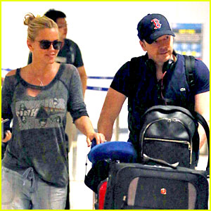 Jenny McCarthy & Donnie Wahlberg Return from Turks & Caicos!
