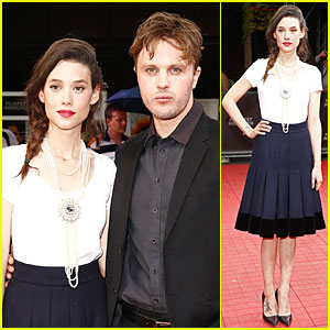 Michael Pitt & Astrid Berges Frisbey Bring 'I Origins' To Multiple Countries!