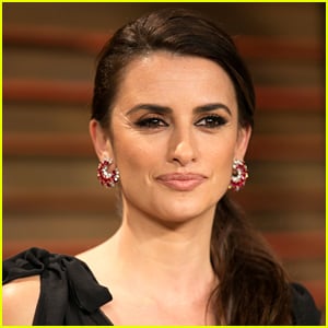 Penelope Cruz Clarifies Statements Made About Israel: 'I'm Not an Expert'