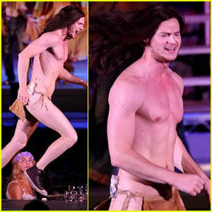 Benjamin Walker Went Practically Naked in 'Hair' at the Hollywood Bowl!