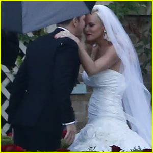 Jenny McCarthy's Wedding Dress Revealed! See Photos of Her & Donnie Wahlberg At Their Wedding