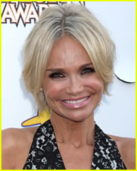 Kristin Chenoweth Asks Her Fans to Pray for Her After Mysterious Health Issue