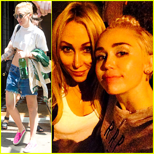Miley Cyrus' Mom Tish Was Able to Make it To Her Concert!