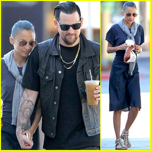 Nicole Richie & Joel Madden Hold Hands on the Way to Breakfast!