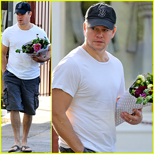 Matt Damon Buys a Bouquet of Flowers for a Special Someone!
