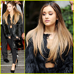 Ariana Grande Changes It Up By Letting Her Beautiful Hair Down