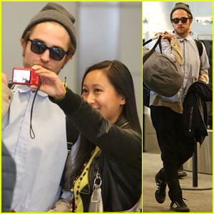 Robert Pattinson Touches Down in Toronto After Spending Time with Girlfriend FKA twigs