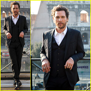 Matthew McConaughey Jets From Paris to Rome for 'Interstellar'
