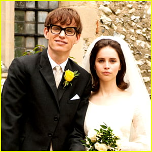See How Eddie Redmayne & Felicity Jones Developed Their Chemistry for 'Theory of Everything' (Exclusive Featurette)