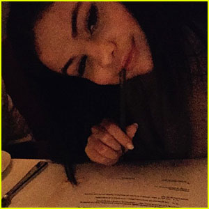 Selena Gomez Officially Signs a Record Contract!