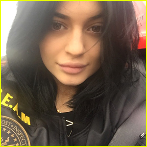Kylie Jenner Shares a Rare Makeup Free Selfie with the World