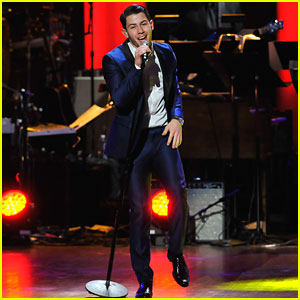 Nick Jonas Brings Down the House at The Lincoln Awards 2015