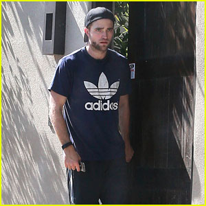 Robert Pattinson Literally Runs to His Car After Hanging Out With Friends