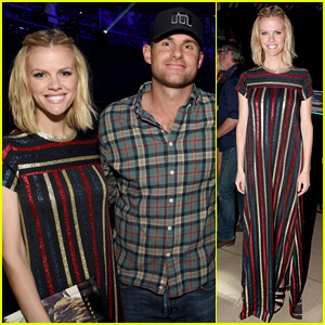 Brooklyn Decker Covers Up Baby Bump After Announcing She & Andy Roddick Are Expecting!