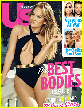 Jennifer Lopez Shows Off Her Super Hot Swimsuit Body!