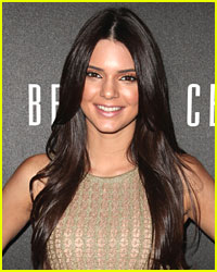 Kendall Jenner Posts Then Deletes Racy Poolside Pic Kendall Jenner