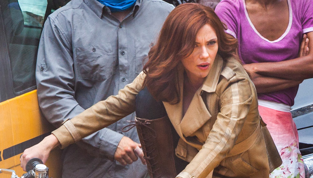 Scarlett Johansson on ???Captain America Civil War??? Set First Photos
