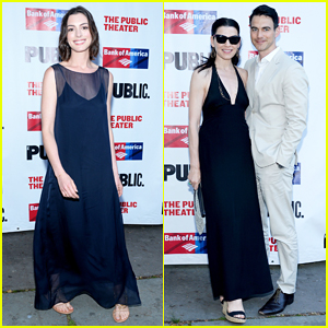 Anne Hathaway, Julianna Margulies & Hubby Keith Lieberthal Step Out for The Public Theater's Gala 2015!