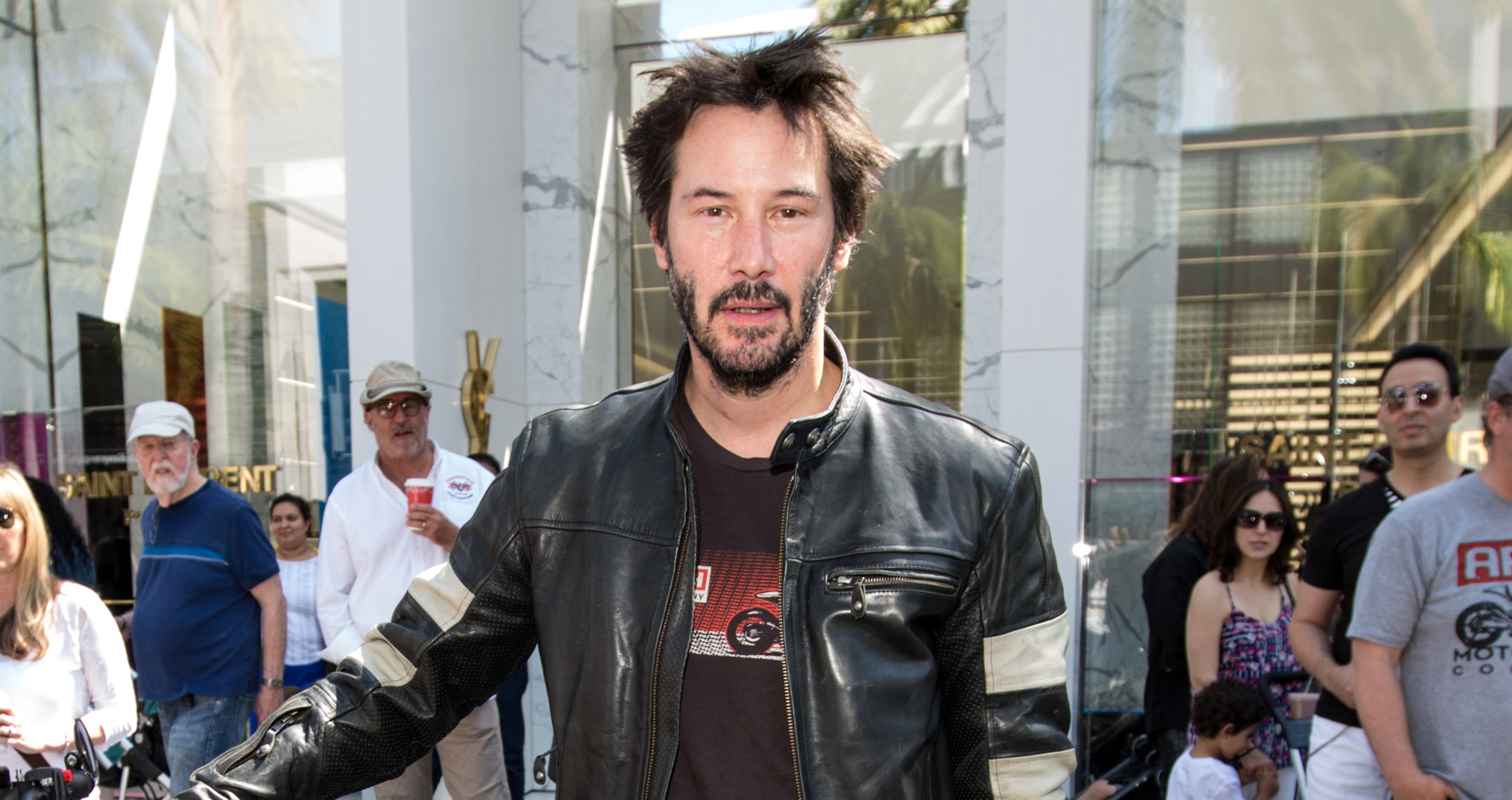 Keanu Reeves Gets Mistaken For Mark Wahlberg in ‘Funny or Die’ Video(02)