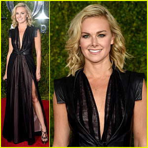 A Bird Pooped on Laura Bell Bundy at Tony Awards 2015!