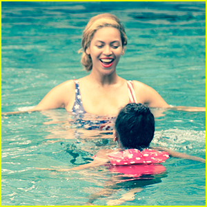 Beyonce Swims with Blue Ivy In This Cute New Photo!