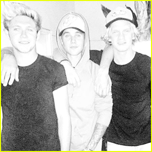 Justin Bieber, Niall Horan, & Cody Simpson Hang Out Together - See the Pic!